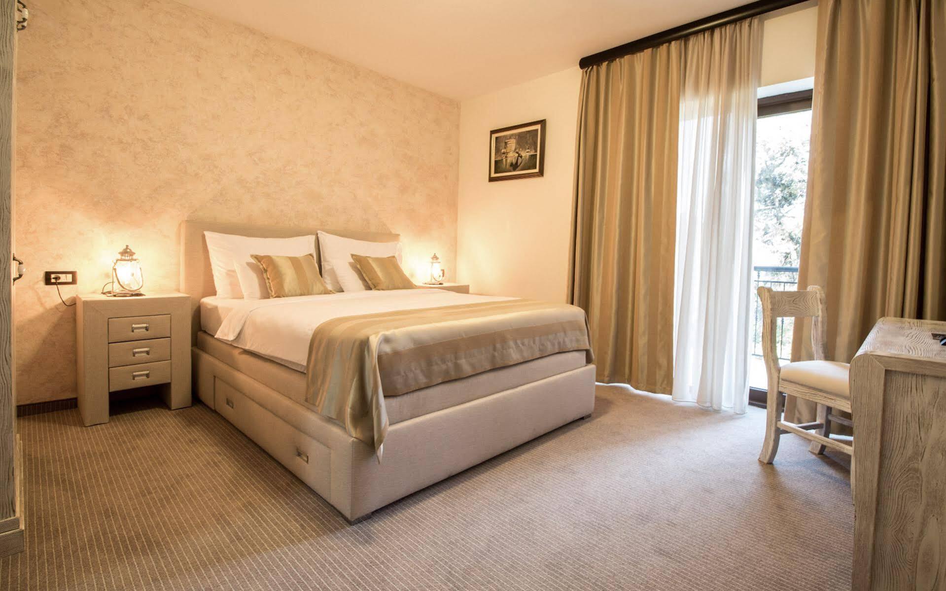 Hotel Helada